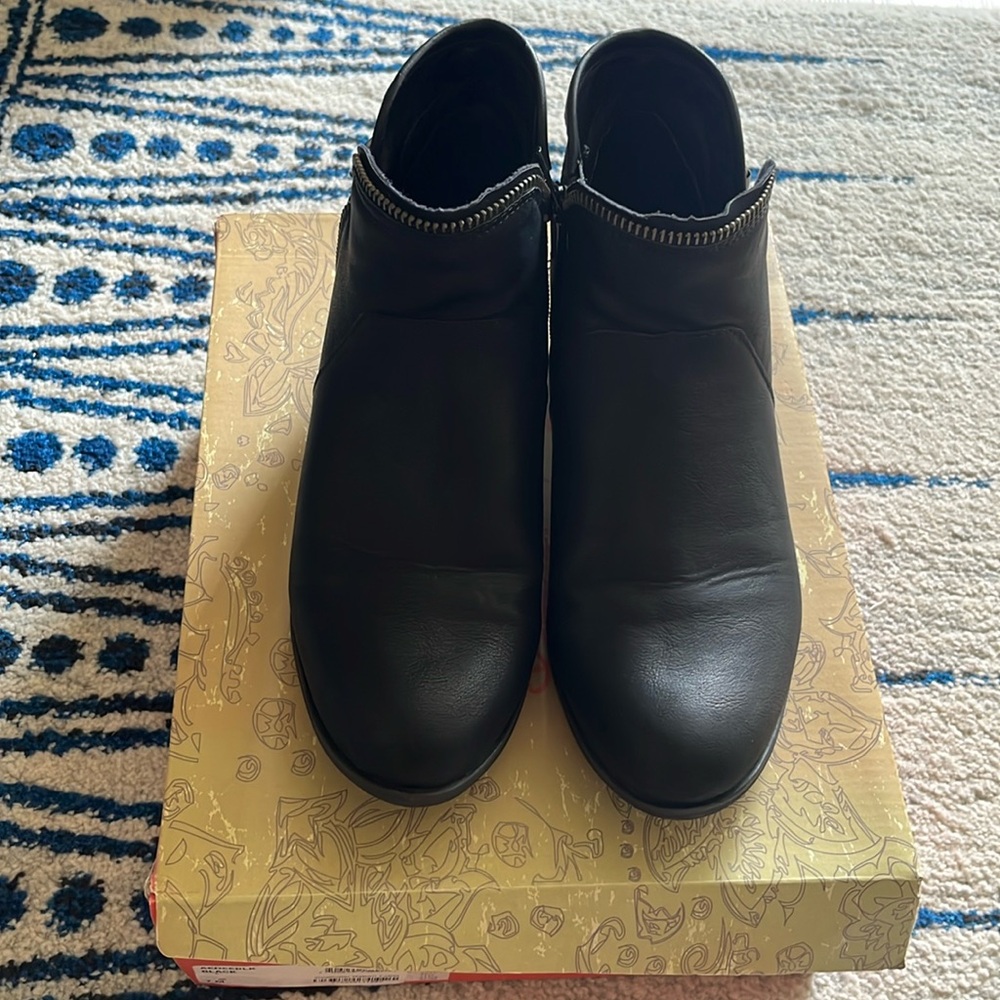 American Rag Aedee Women Ankle Booties